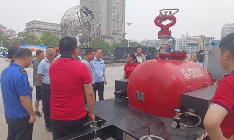 DƬ1.jpg